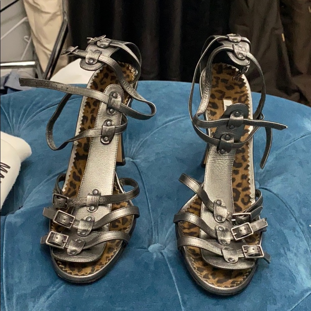 Manolo Blahnik size 39 NWOT heels